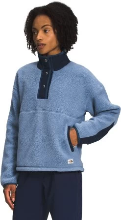 The North Face Cragmont Fleece 1/4 Snap - Womens -Ski Equipment Store 4866070NF0A5J1R I29 model34